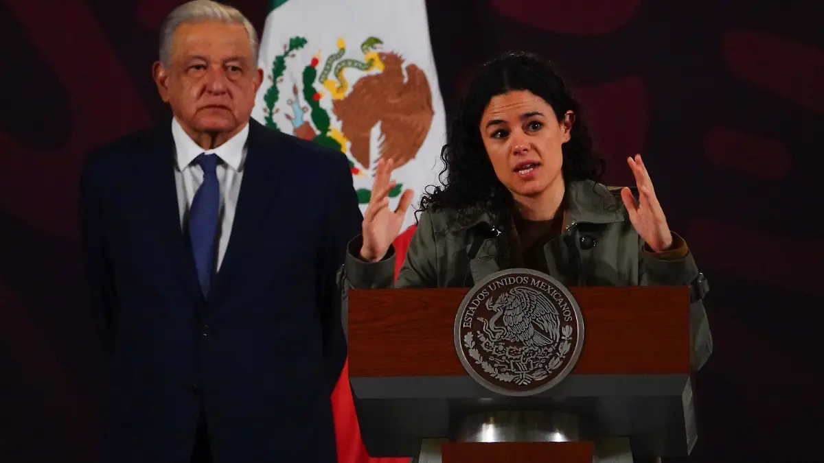 AMLO y María Luisa Alcalde